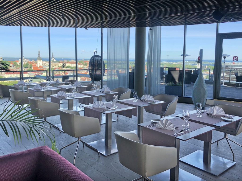Privaatsed ärilõunad Radisson Blu Sky Hoteli Lounge24s
