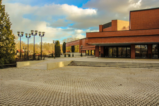 Viljandisse teatrisse!